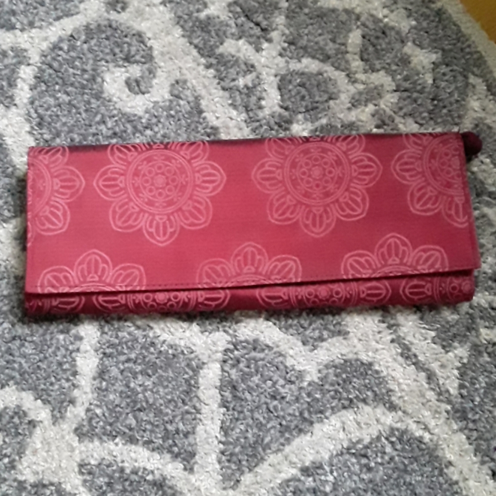 Red clutch